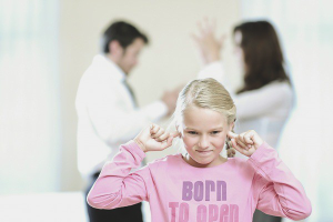 Hoe ouders met elkaar te verzoenen als ze ruzie hadden