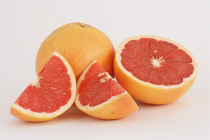 De voordelen en nadelen van grapefruit